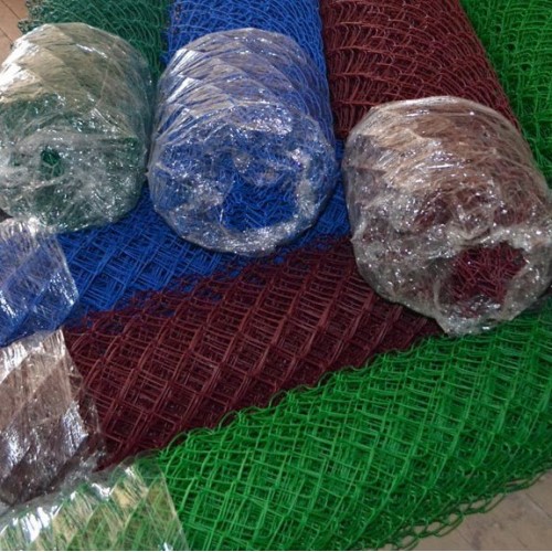 Где и как применяется сетка-рабица с ПВХ покрытием